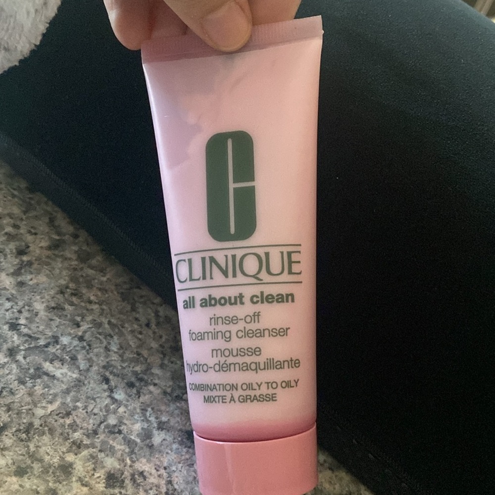 Clinique All About Clean Rinse-off foaming cleanser NEW - Picture 2 of 4